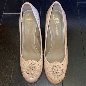 B. Makowsky tan pumps